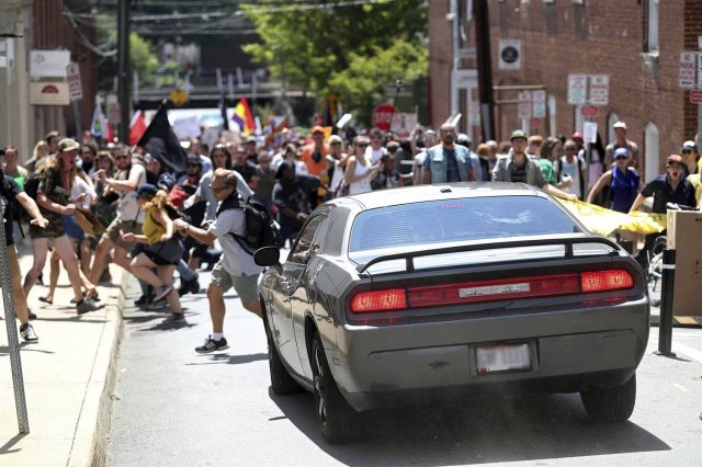 170812-charlottesville-car-crash-1-ew-359p_ac7eaea94889069e4da4cffd1a6fb83b.nbcnews-ux-2880-1000.jpg