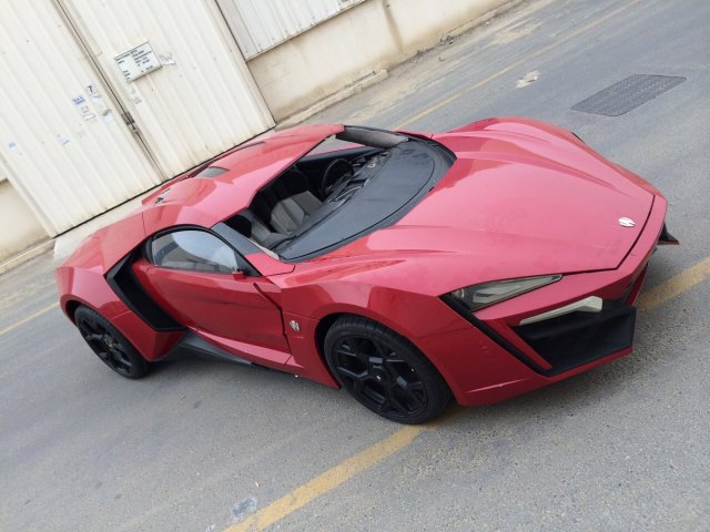 Meet-Rs.-21-crore-worth-W-Motors-Lykan-Hypersport-seen-in-Furious-7-1.jpg