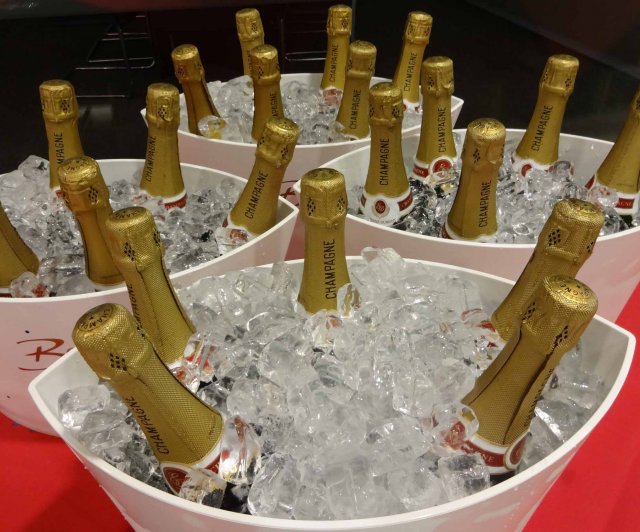 champagne-on-ice.jpg