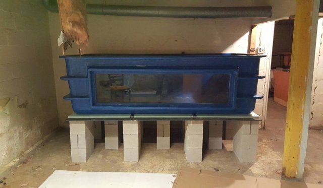 600 gallon fiberglass tank with viewing window $1300 PU ...